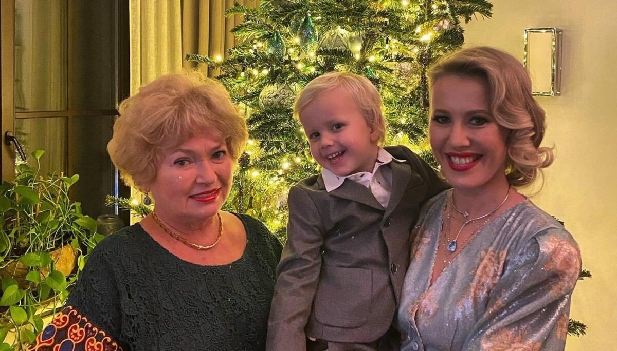https://www.instagram.com/xenia_sobchak/