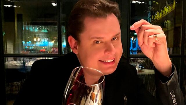 https://www.instagram.com/evgenii_ponasenkov/