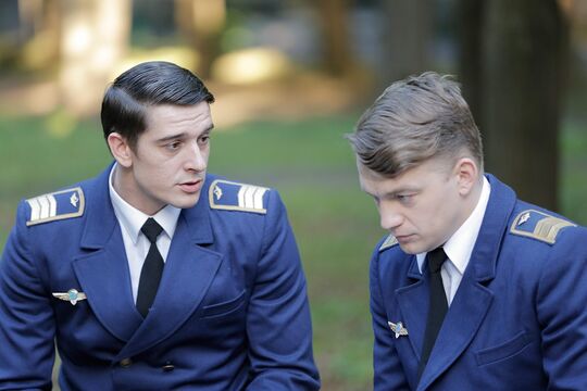 Кадр из сериала «Большое небо»