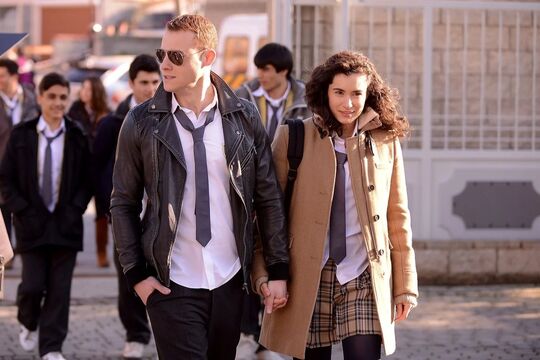 Кадр из сериала «В ожидании солнца»