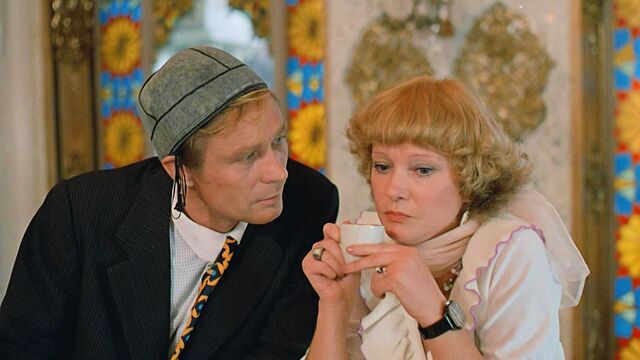 Кадр из фильма «Любовь и голуби»