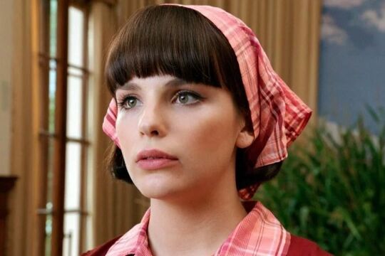 Кадр из сериала «Красная королева»