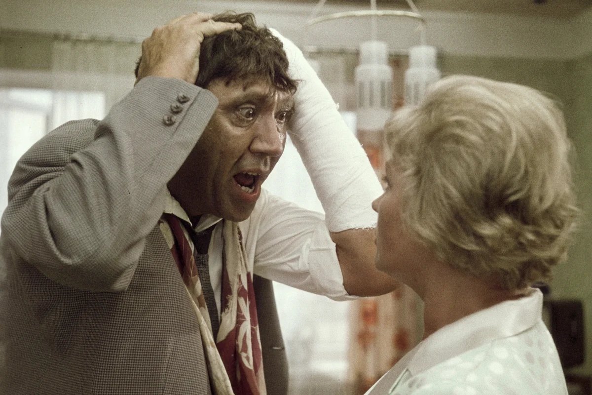 Как называется скала, где снимали «Бриллиантовую руку»?