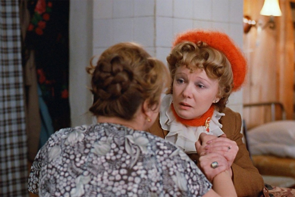 Как звали героиню Гурченко в «Любовь и голуби»?